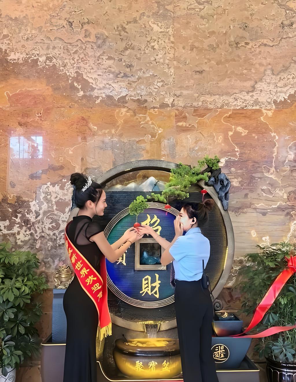 华纳公司客服前台接待